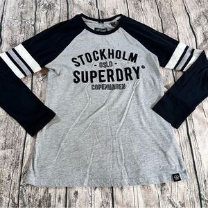 Superdry Gray & Black Raglan Baseball Tee With Appliqué Front Men’s size Small